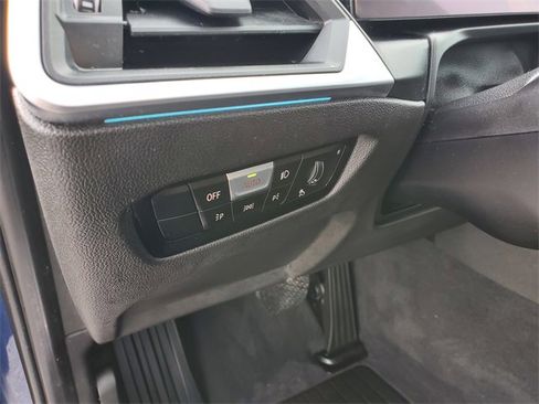 Used 2023 BMW 330i xDrive Sedan w/ Premium Package image 13