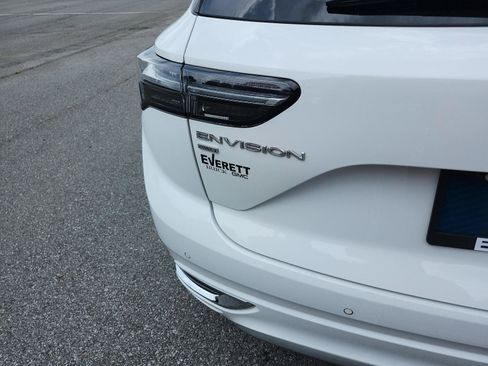 Used 2022 Buick Envision Avenir w/ Technology Package II AWD/4WD image 4