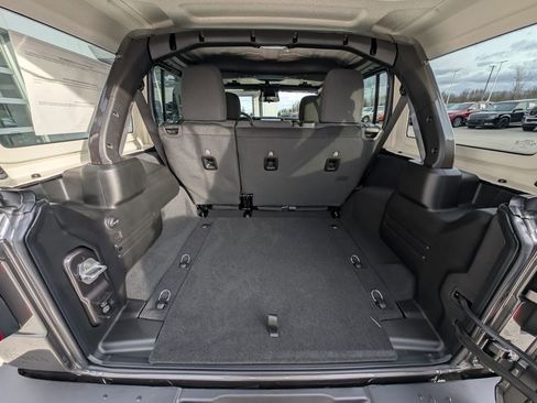 New 2026 Jeep Wrangler Unlimited Rubicon AWD/4WD image 14