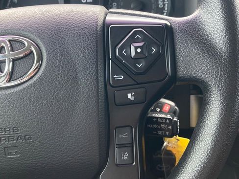 Used 2022 Toyota Tacoma SR AWD/4WD image 17