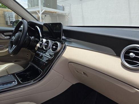 Used 2021 Mercedes-Benz GLC 300 image 19