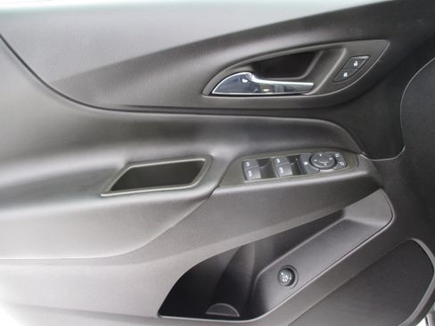 Used 2023 Chevrolet Equinox LT image 28