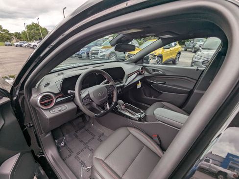 New 2026 Chevrolet Trax RS w/ Driver Confidence Package FWD image 33