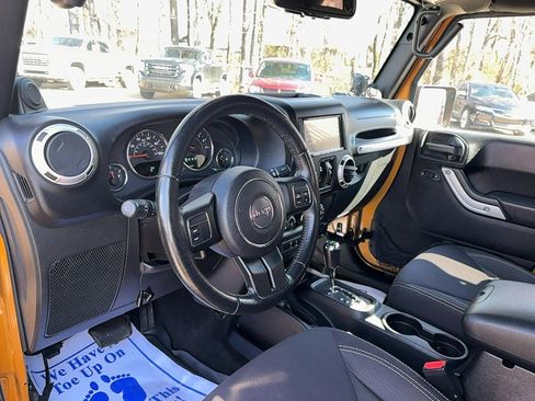 Used 2014 Jeep Wrangler Unlimited Sahara AWD/4WD image 12