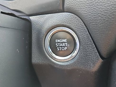 Used 2023 Toyota RAV4 XLE FWD image 33