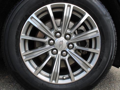 Used 2017 Cadillac XT5 Luxury w/ Driver Awareness Package AWD/4WD image 23