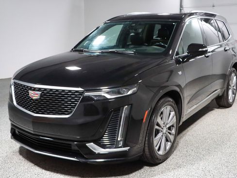 Used 2023 Cadillac XT6 Premium Luxury w/ Technology Package FWD image 36