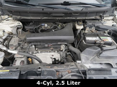 Used 2014 Nissan Rogue SV image 13