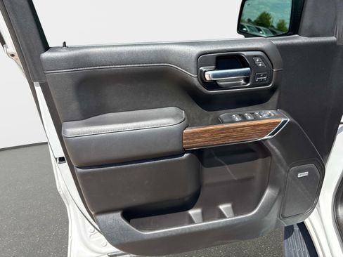Used 2022 Chevrolet Silverado 1500 High Country w/ Technology Package RWD image 17