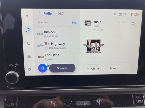 Used 2026 Toyota Camry SE w/ Convenience Package image 12