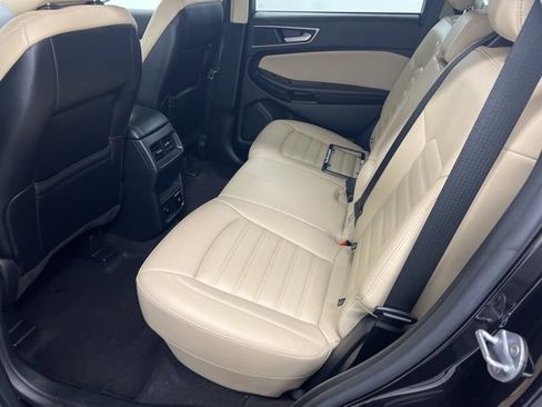 Used 2022 Ford Edge SEL w/ Convenience Package image 11