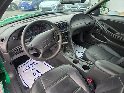 Used 2001 Ford Mustang Premium RWD image 8