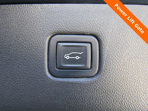 Used 2021 Chevrolet Blazer RS w/ Enhanced Convenience Package image 23