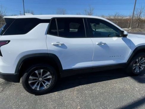 New 2026 Chevrolet Equinox LT w/ LPO, Floor Liner Package image 2