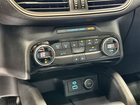 Used 2021 Ford Escape SE w/ SE Sport Appearance Package image 22