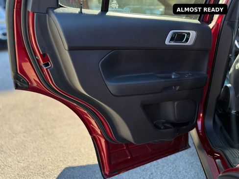 Used 2015 Ford Explorer XLT w/ Equipment Group 202B image 11