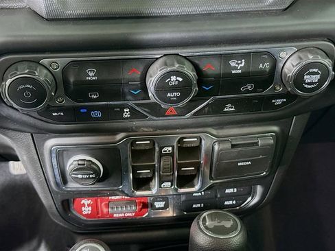 Used 2022 Jeep Wrangler Unlimited Rubicon 4xe image 16