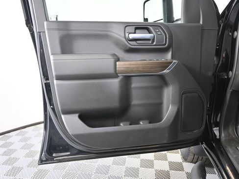 Used 2021 Chevrolet Silverado 2500 LT w/ Midnight Edition AWD/4WD image 18