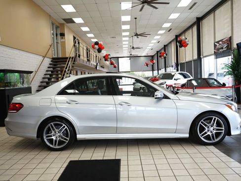 Used 2014 Mercedes-Benz E 350 4MATIC Sedan image 17