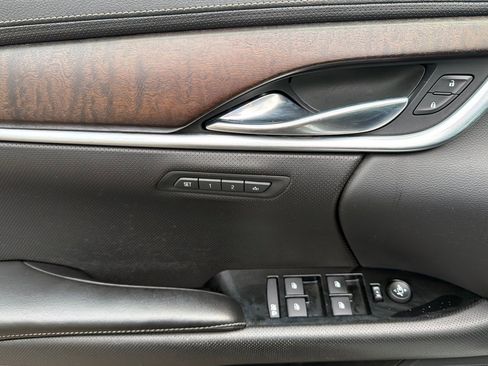 Used 2018 Cadillac XTS Luxury image 10