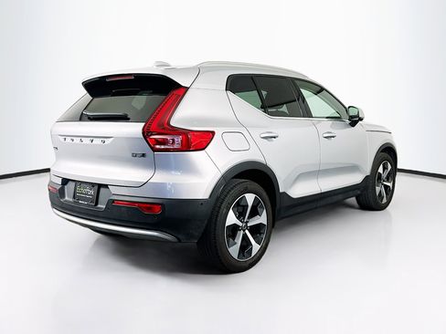 Used 2025 Volvo XC40 B5 Plus AWD/4WD image 9