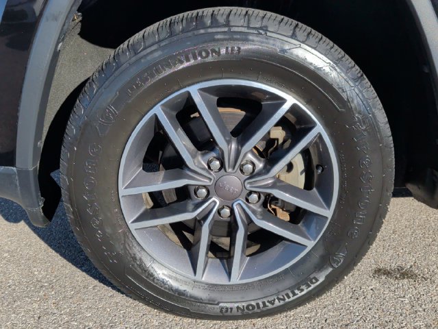 Used 2019 Jeep Grand Cherokee Limited AWD/4WD image 11
