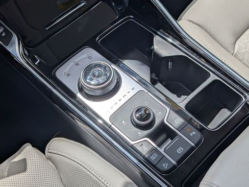 Certified 2023 Kia Sorento SX Prestige AWD/4WD image 22