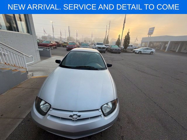 Used 2005 Chevrolet Cavalier Sedan w/ Preferred Equipment Group FWD image 4