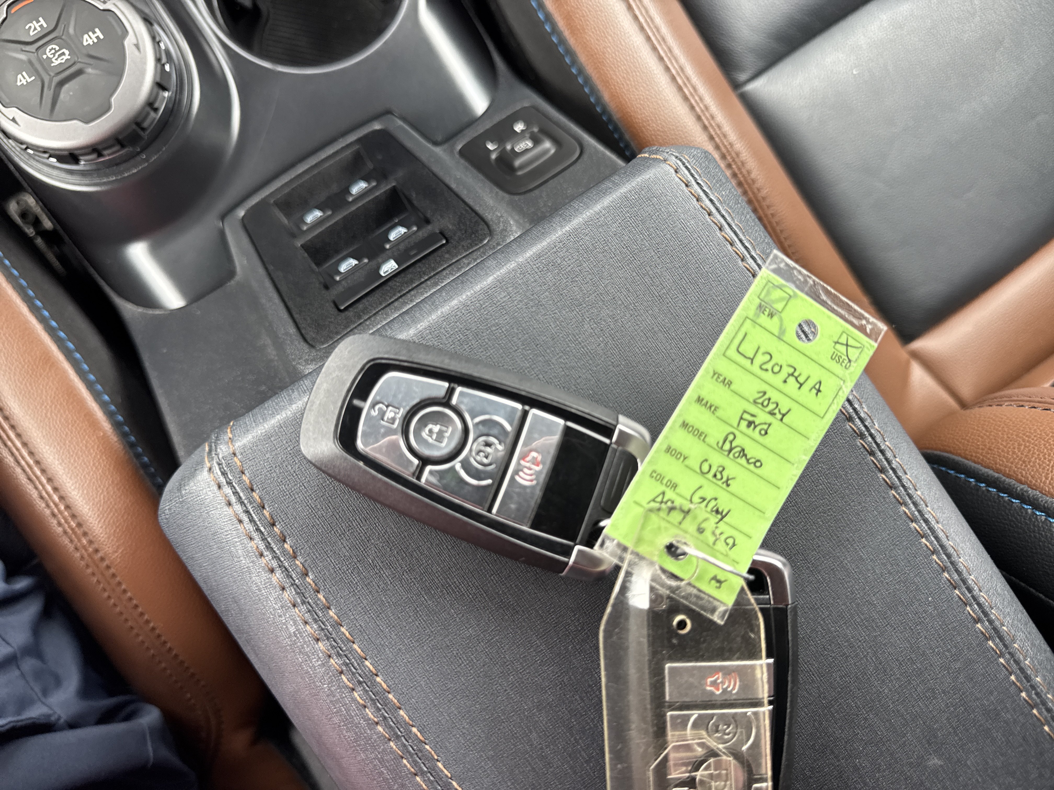 Used 2024 Ford Bronco Outer Banks AWD/4WD image 29