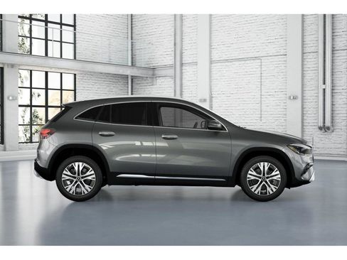 New 2026 Mercedes-Benz GLA 250 4MATIC image 2