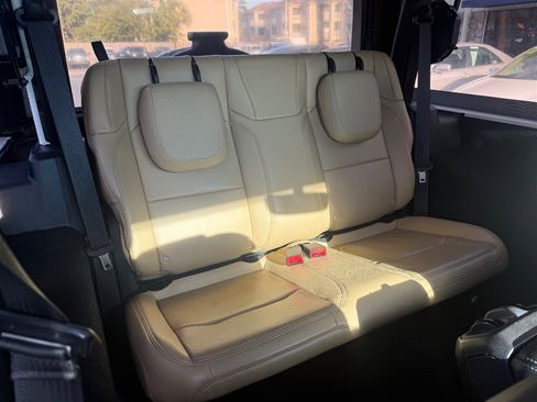 Used 2018 Jeep Wrangler Rubicon image 10