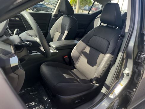 Used 2025 Nissan Altima 2.5 SV FWD image 19