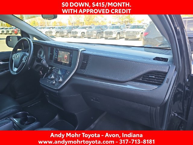 Used 2017 Toyota Sienna SE FWD image 32