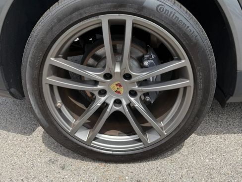 Used 2021 Porsche Cayenne AWD/4WD image 11