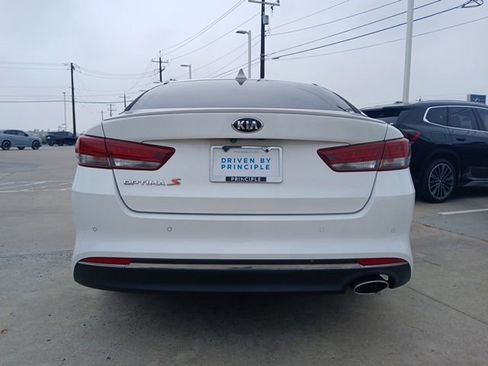Used 2018 Kia Optima S w/ 18" Alloy Wheels Package FWD image 8