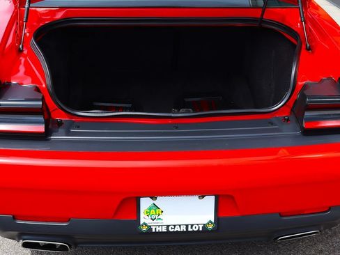 Used 2018 Dodge Challenger SXT RWD image 21