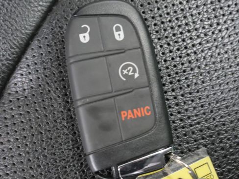 Used 2022 Jeep Compass Limited w/ Sun and Sound Group AWD/4WD image 26