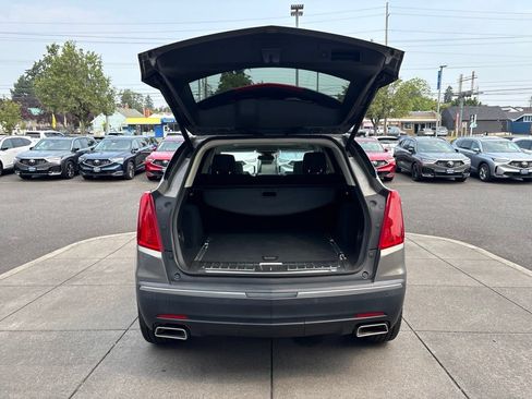 Used 2018 Cadillac XT5 Premium Luxury w/ Driver Assist Package AWD/4WD image 8