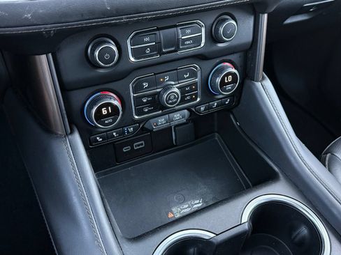 Used 2024 Chevrolet Suburban High Country AWD/4WD image 55