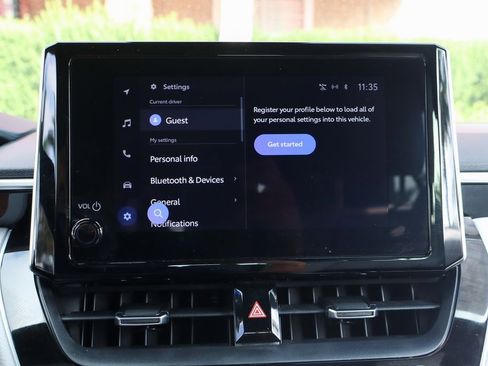 Used 2025 Toyota Corolla SE image 28