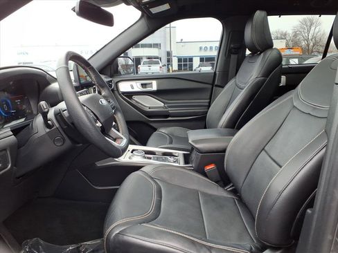 Used 2020 Ford Explorer ST w/ ST Street Pack image 27