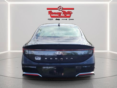 Used 2024 Hyundai Sonata SEL w/ Convenience Package FWD image 4
