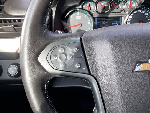 Used 2019 Chevrolet Suburban LT w/ Luxury Package image 18