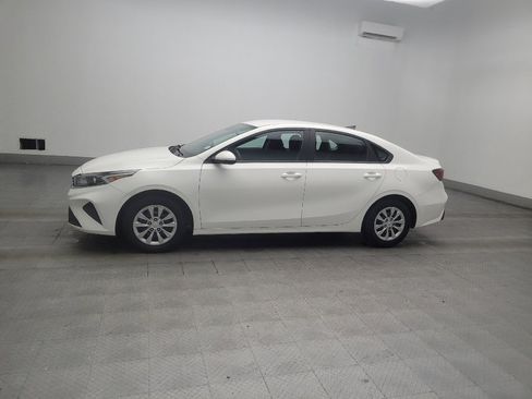 Used 2023 Kia Forte LX FWD image 2