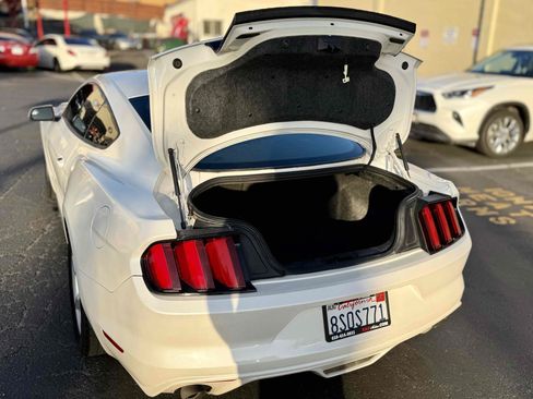 Used 2017 Ford Mustang Coupe RWD image 10