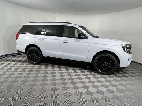 New 2026 Ford Expedition Platinum w/ Stealth Performance Package image 6