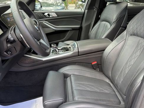 Used 2020 BMW X7 M50i w/ Luxury Seating Package AWD/4WD image 7