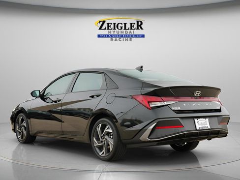 Certified 2025 Hyundai Elantra SEL FWD image 6