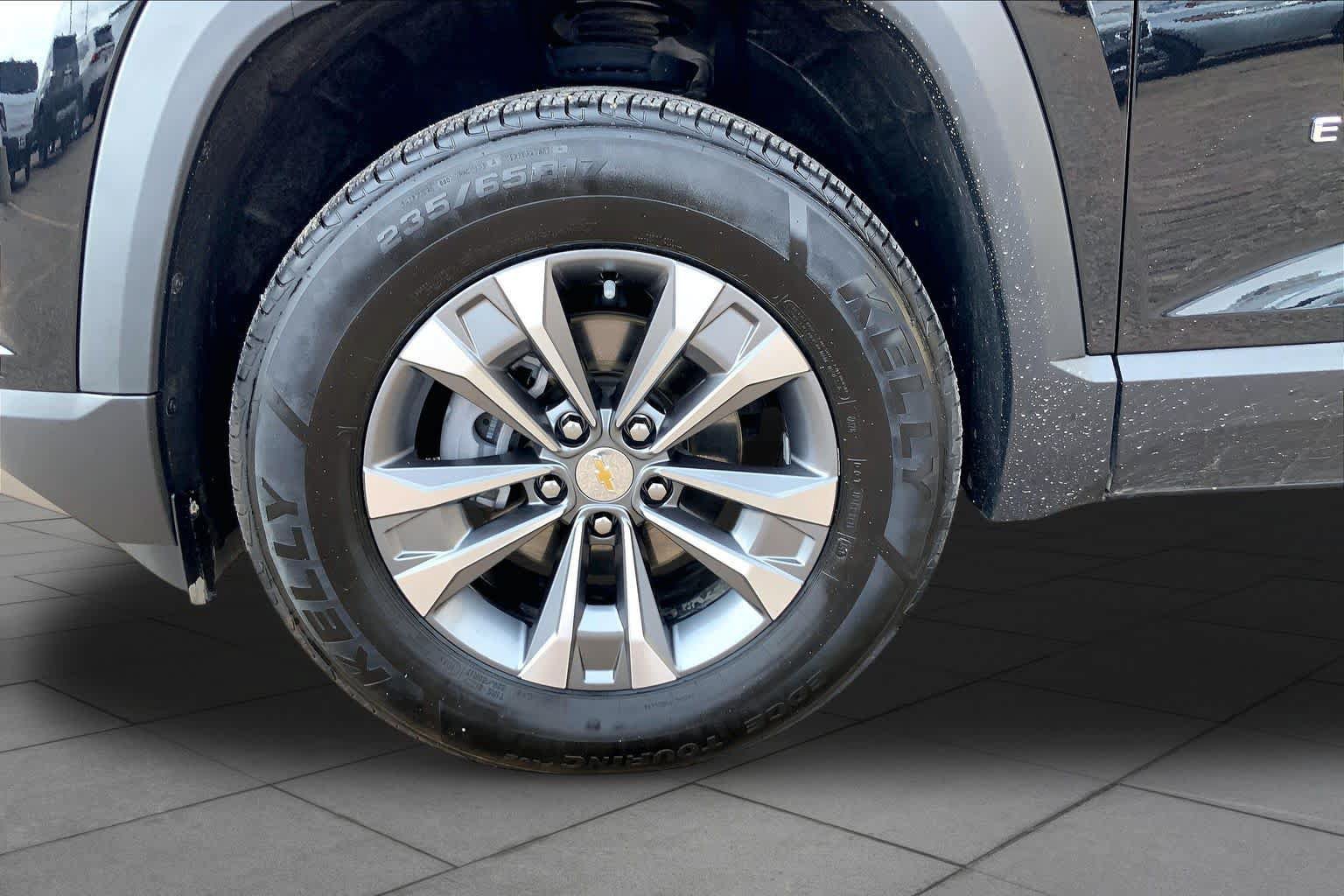 Used 2025 Chevrolet Equinox LT w/ Convenience Package II FWD image 10
