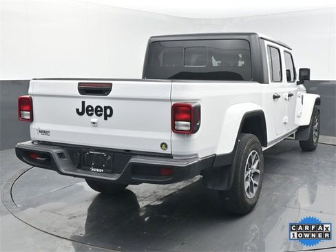 Used 2024 Jeep Gladiator Sport image 5